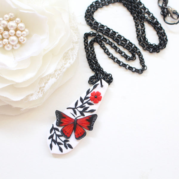 RED LACEWING - Necklace (Teardrop)
